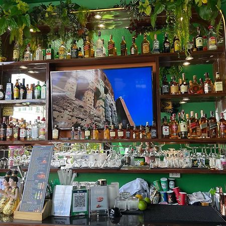 Elephant Room Patong Bagian luar foto