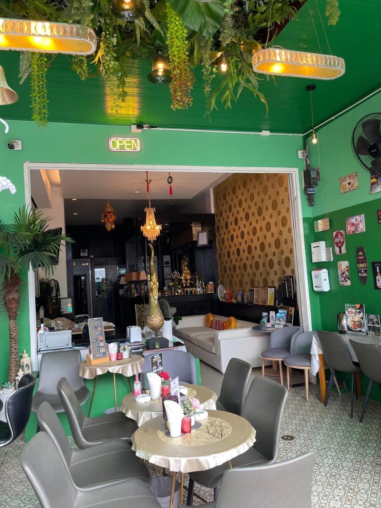 Elephant Room Patong Bagian luar foto