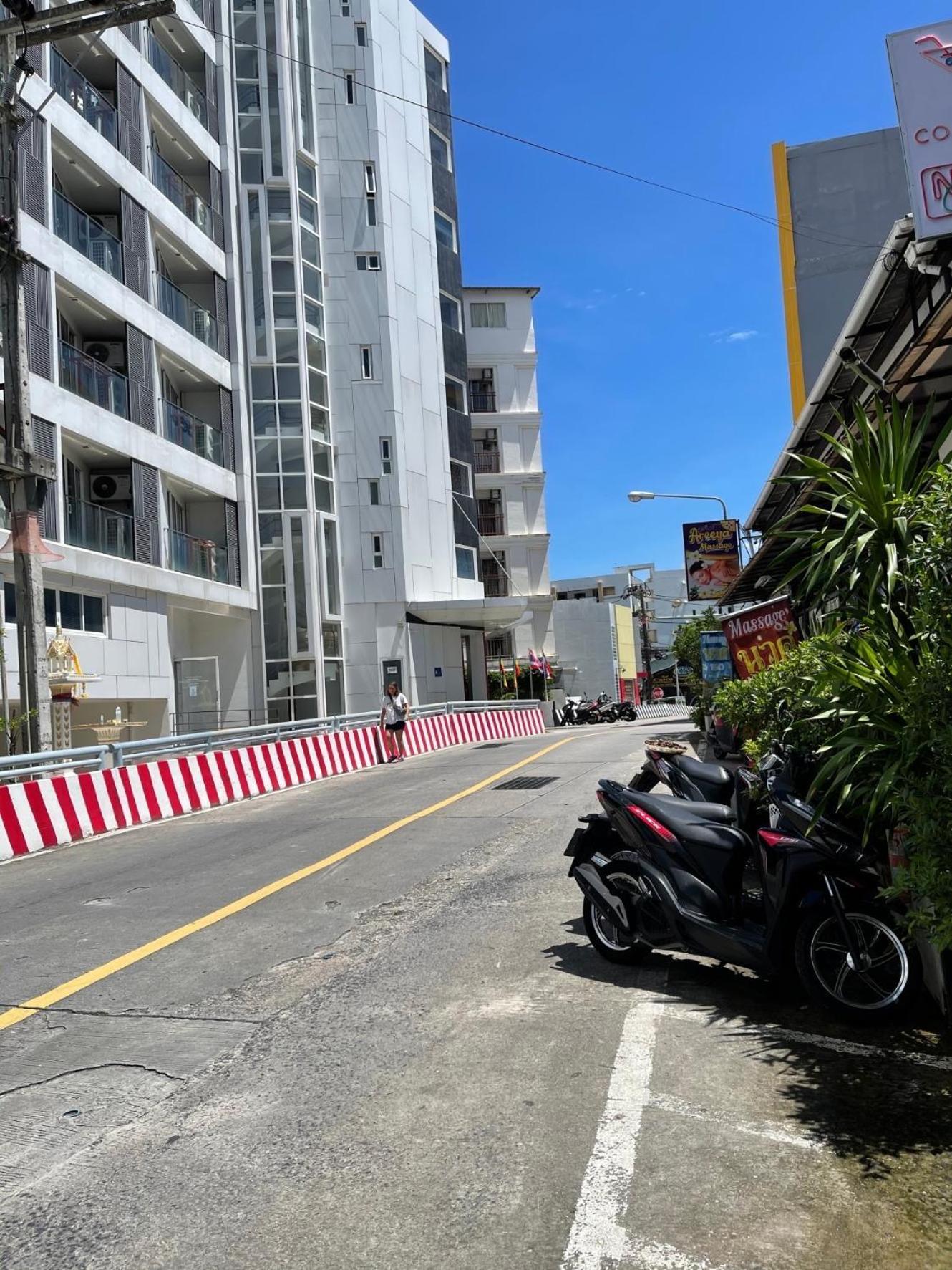 Elephant Room Patong Bagian luar foto